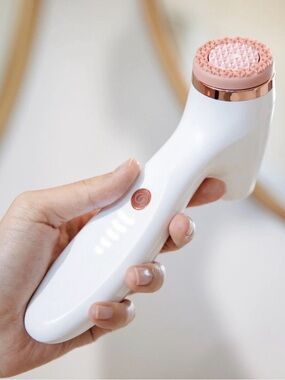 Facial Cleansing Brush - White with Pink Trim